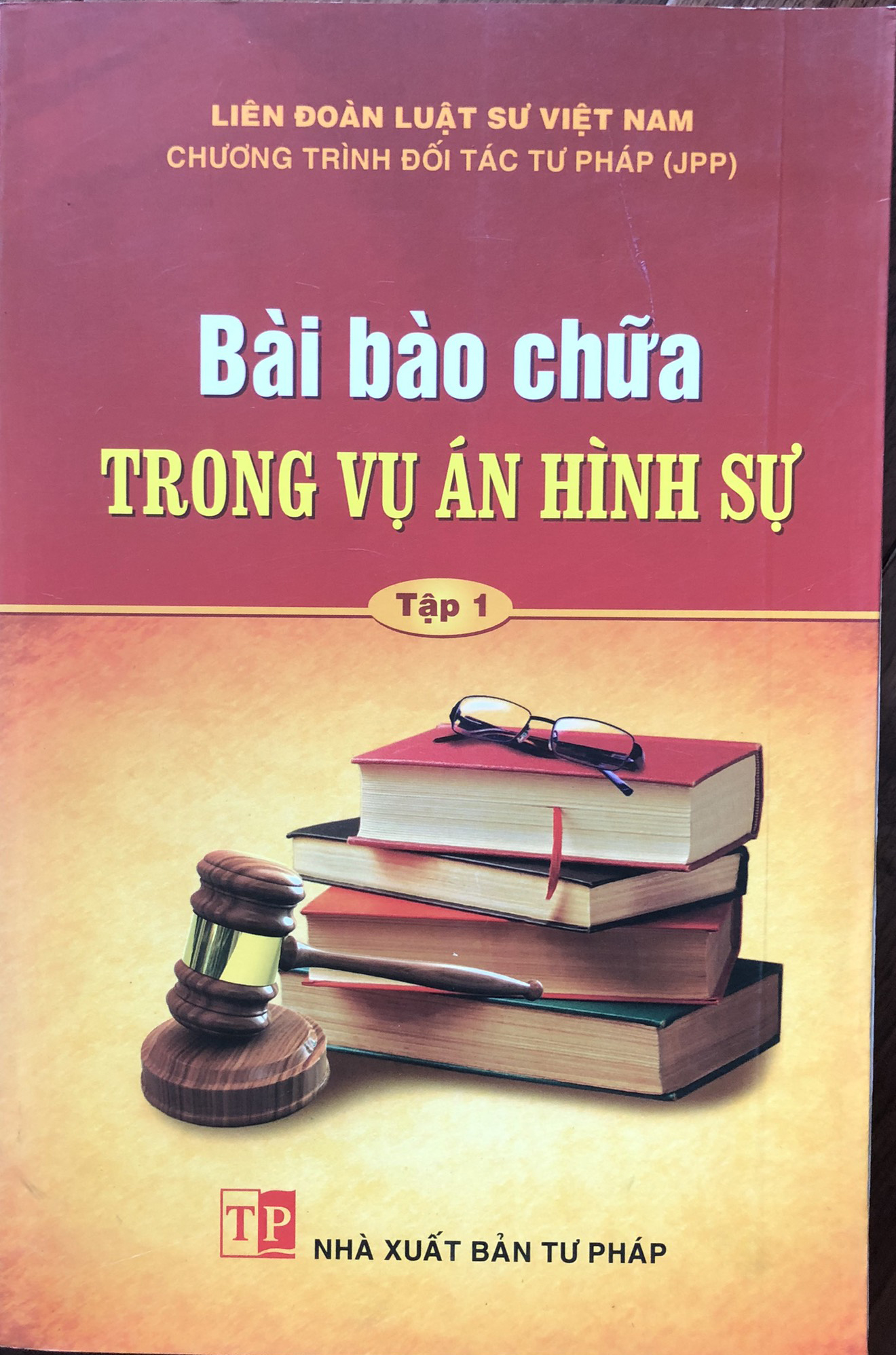 Bài bào chữa trong vụ án hình sự: Tập 1